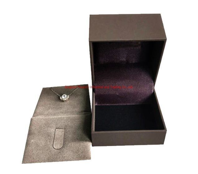 Emballage de bijoux portable à charnière en forme de coquille en carton cadeau en papier avec insert de velours selon les exigences du client