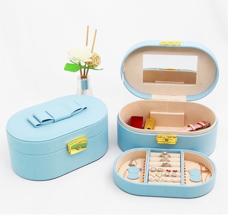 Impression personnalisée de logo petit carré PU couture boîte à bijoux de luxe emballage boîte cadeau design carré échantillons gratuits disponibles
