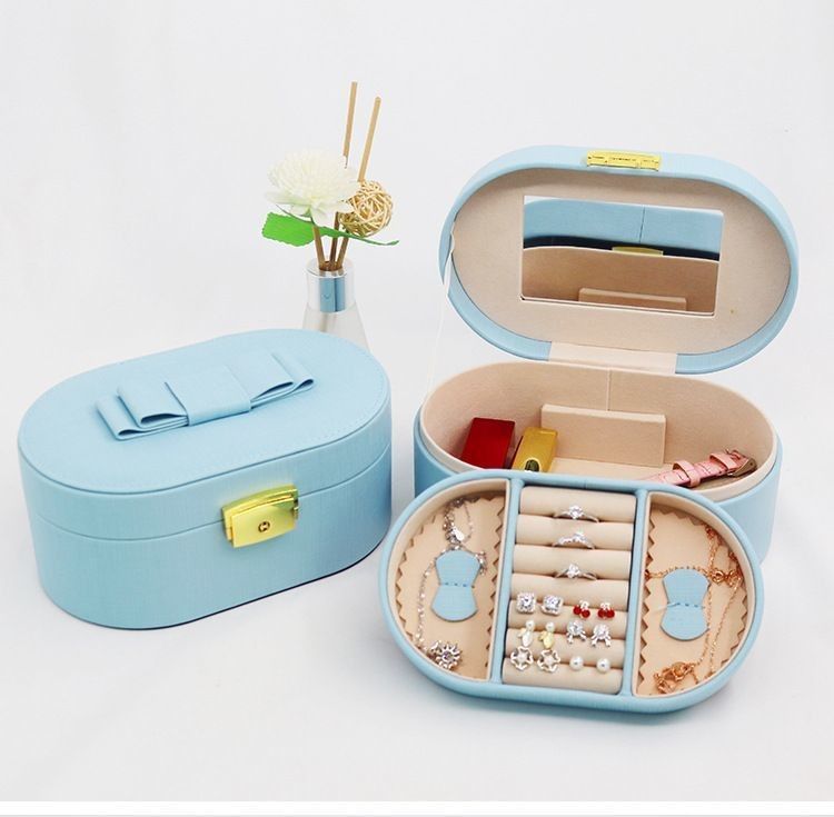 Impression personnalisée de logo petit carré PU couture boîte à bijoux de luxe emballage boîte cadeau design carré échantillons gratuits disponibles