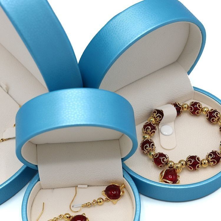 Boîte de bijoux en cuir en PU de luxe personnalisée avec logo en vrac Temps de livraison 15-20 jours échantillons gratuits et expédition rapide