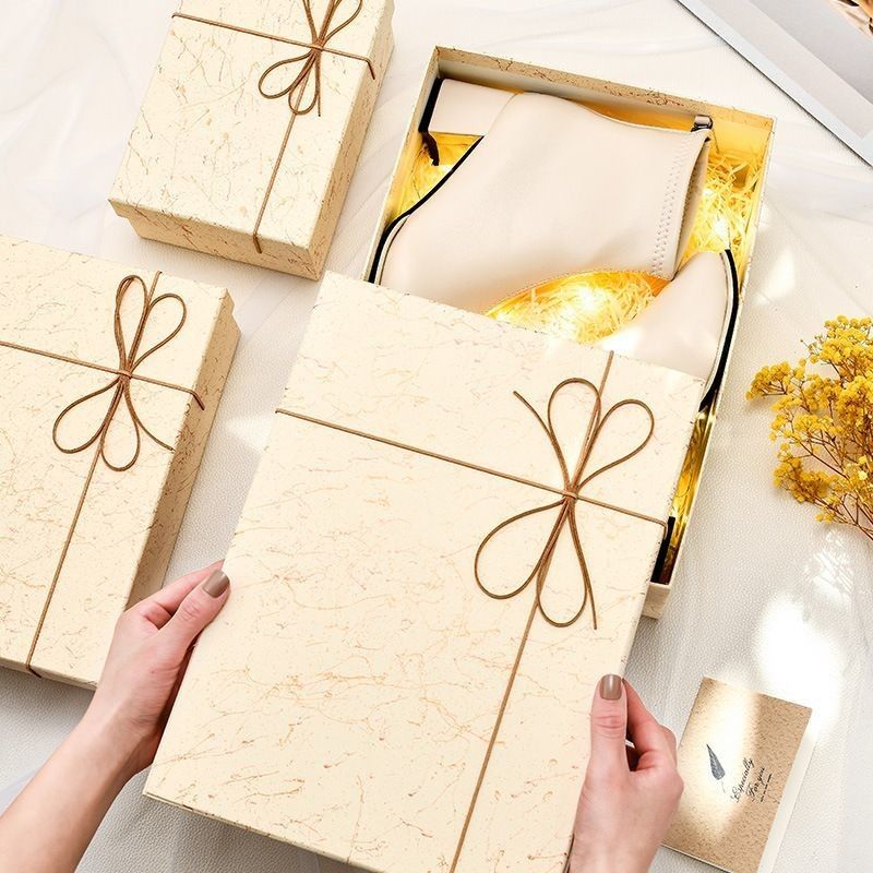 Impression à deux côtés en carton rigide en papier d'emballage Carton pour vêtements et chaussures de luxe