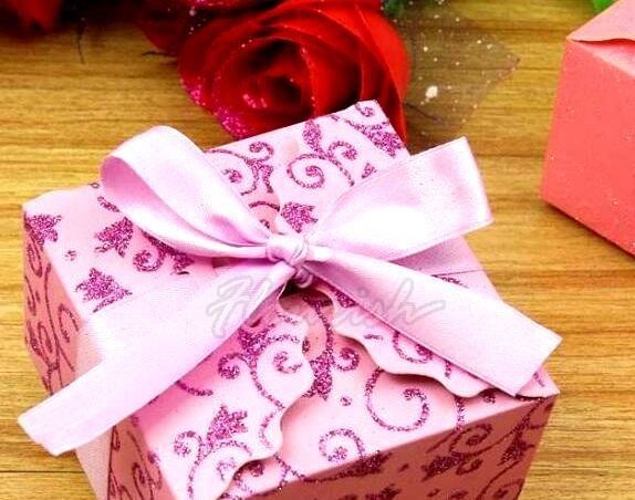 Boîte cadeau personnalisée en papier rose à imprimer à chaud Bowknot Type Bonbons Boîtes cadeau