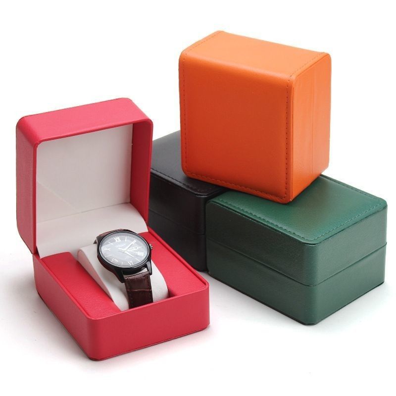 Boîte de rangement de bijoux de montre en cuir en PU faite à la main avec logo personnalisé et intérieur bordé