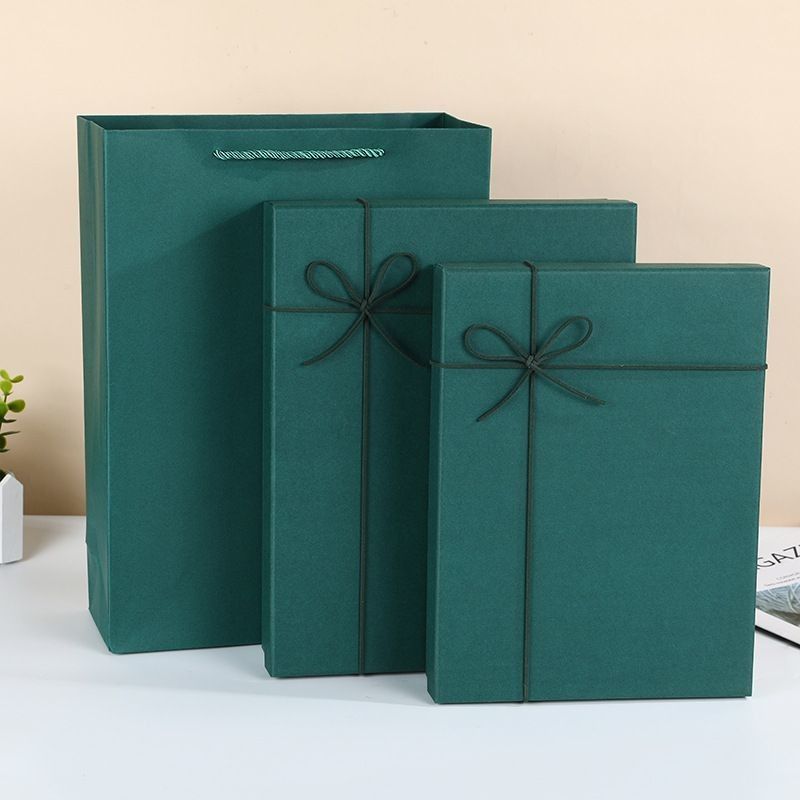 Boîtes cadeaux pour chaussures et vêtements Emballage Couleur solide Boîte rigide en carton Couvercle et base