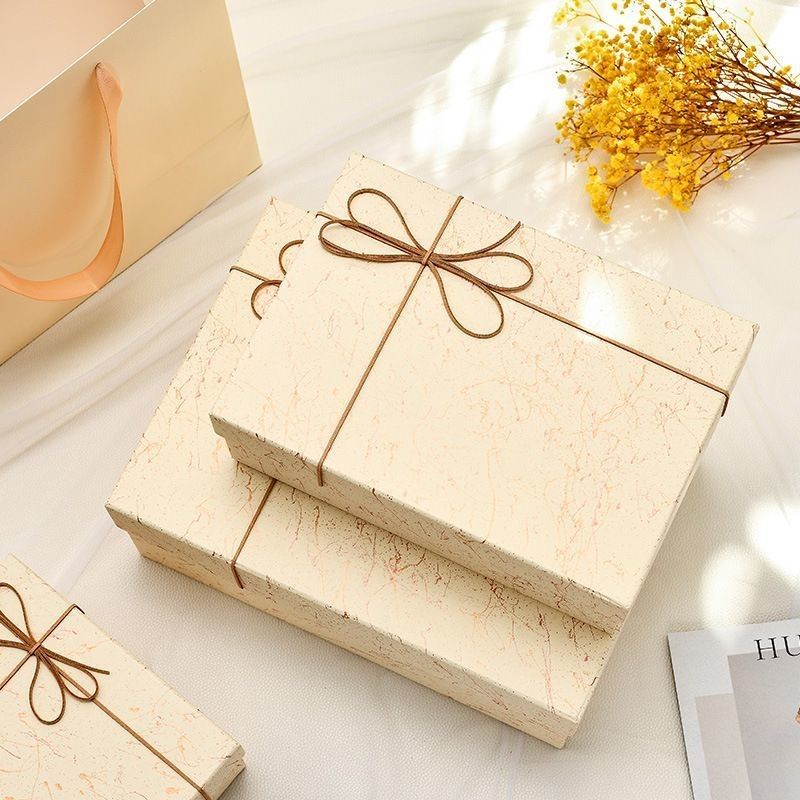 Boîte cadeau à la mode pour les vêtements, les chaussures, les cosmétiques, les soins de la peau et les emballages de beauté