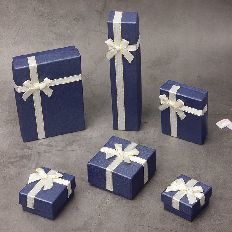 Boîte à bijoux en carton personnalisé avec insert en mousse et papier 100% recyclé