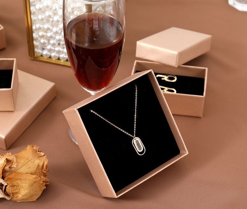 Boîte cadeau de bijoux de luxe de petite taille Boîte de stockage en papier Boîte d'affichage d'échantillons gratuits