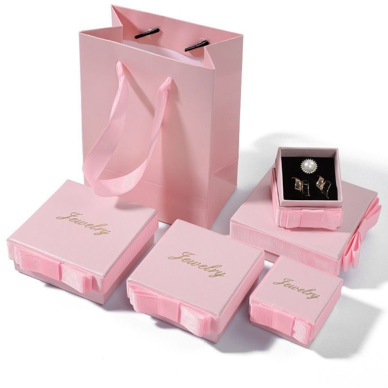 Boîte cadeau de bijoux de couleur rose Eco Friendly Stamping à chaud Boîte d'emballage en papier de luxe