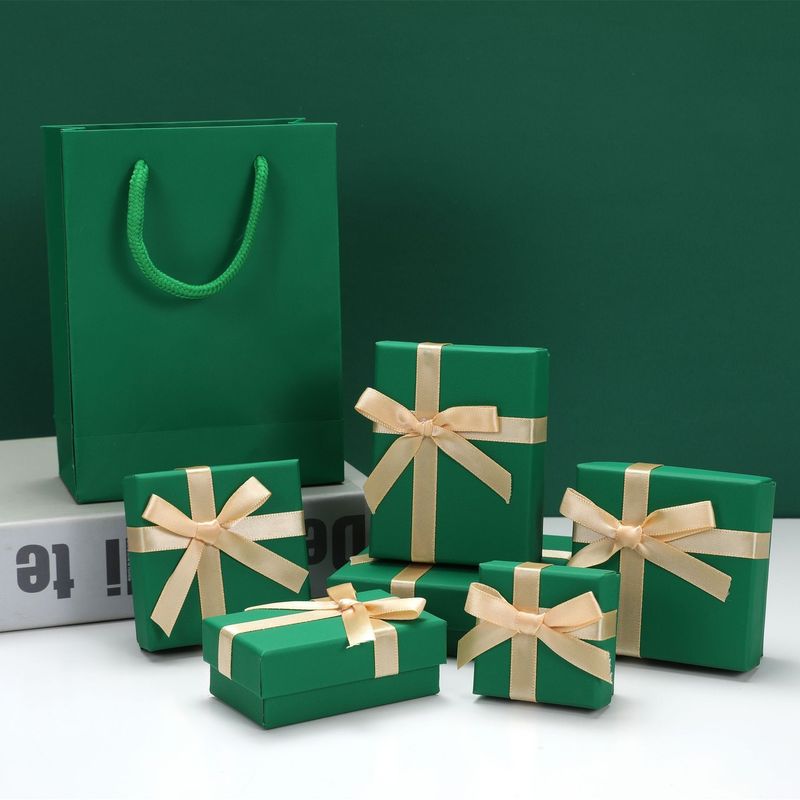 Boîtes à bijoux en papier à imprimer à chaud Boîtes à collier couvercle et base Carton Boîtes cadeau