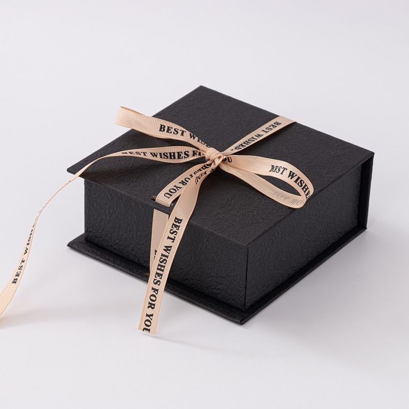 Boîtes d'emballage en carton de type livre Boîtes d'emballage en carton de luxe Boîte cadeau en carton avec fermeture au ruban