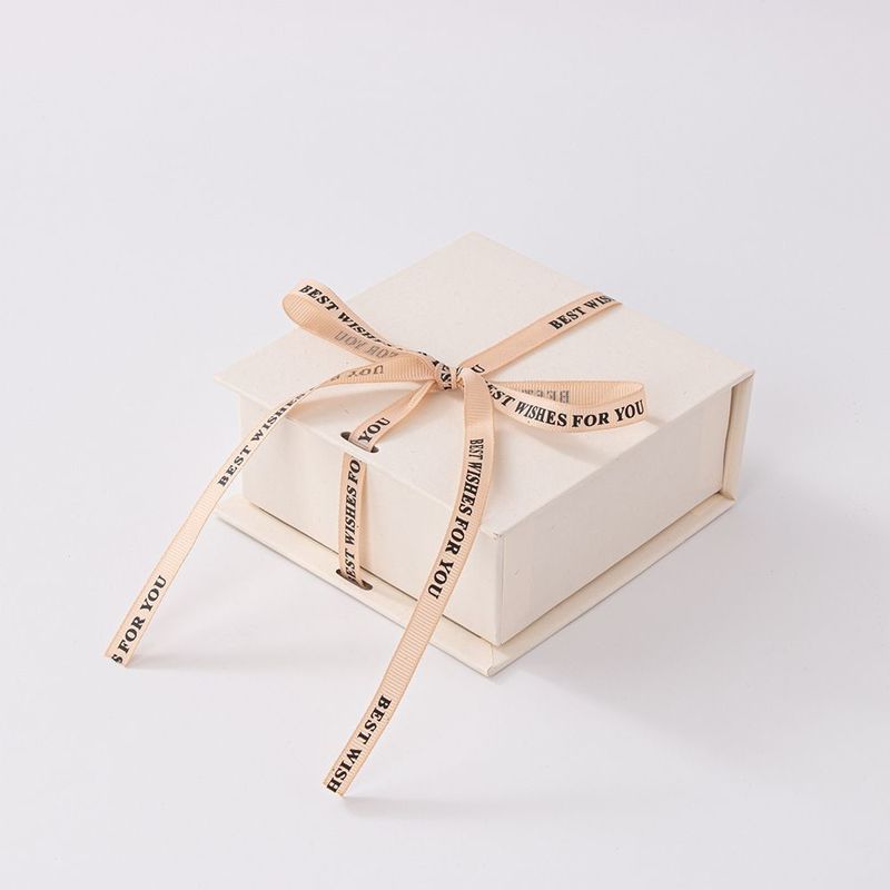 Boîtes d'emballage en carton de type livre Boîtes d'emballage en carton de luxe Boîte cadeau en carton avec fermeture au ruban