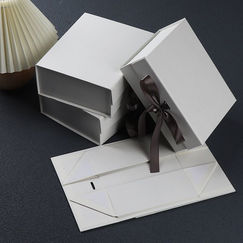 Boîte d'emballage en carton pliable à fermeture magnétique personnalisée pour la nourriture électronique ménagère cosmétiques gâteaux bijoux et cadeaux