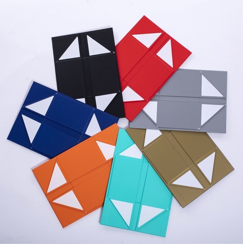 Boîte cadeau en papier cartonné magnétique pliable avec poignée de ruban pour bijoux