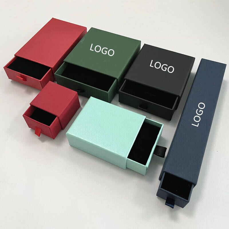 Boîtes cadeaux en carton de laminage brillant échantillon gratuit Solutions d'emballage imprimé sur mesure pour les besoins de cadeaux de détail et d'entreprise